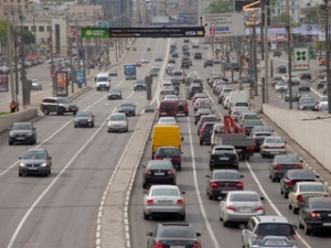 Москва предлагает привязать к экологии транспортный налог и страховку