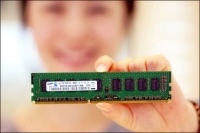 Samsung разработала первый модуль памяти DDR4 DRAM